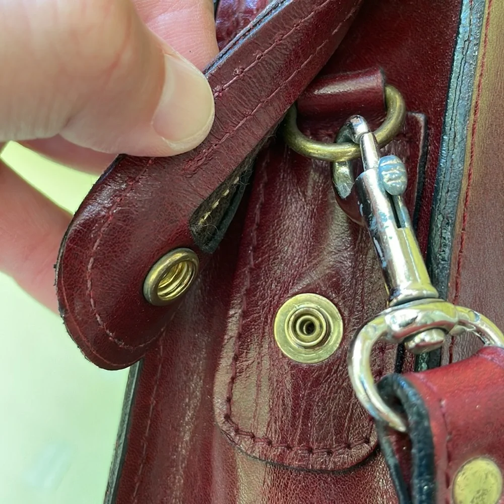 Vintage 90’s burgundy leather laptop bag